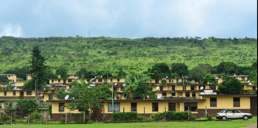 Vue de la ville de Moanda, au Gabon